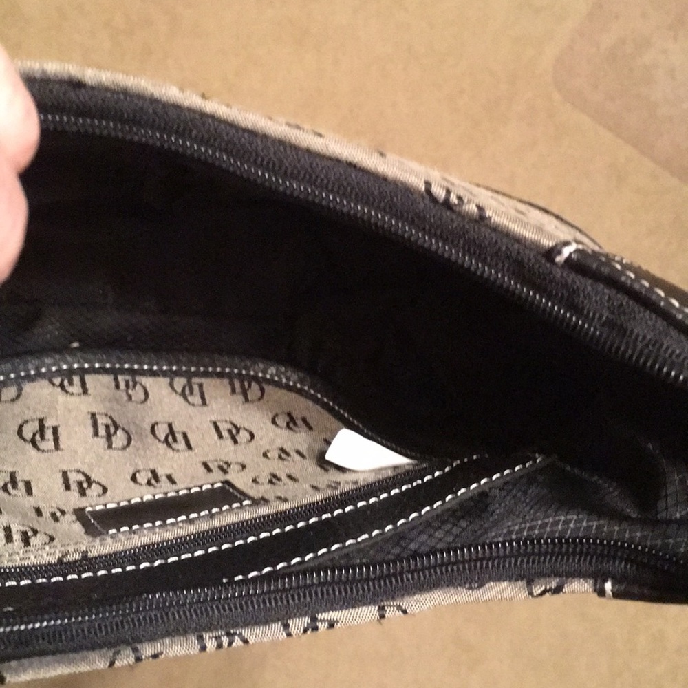 Purse - Picture 5 of 9